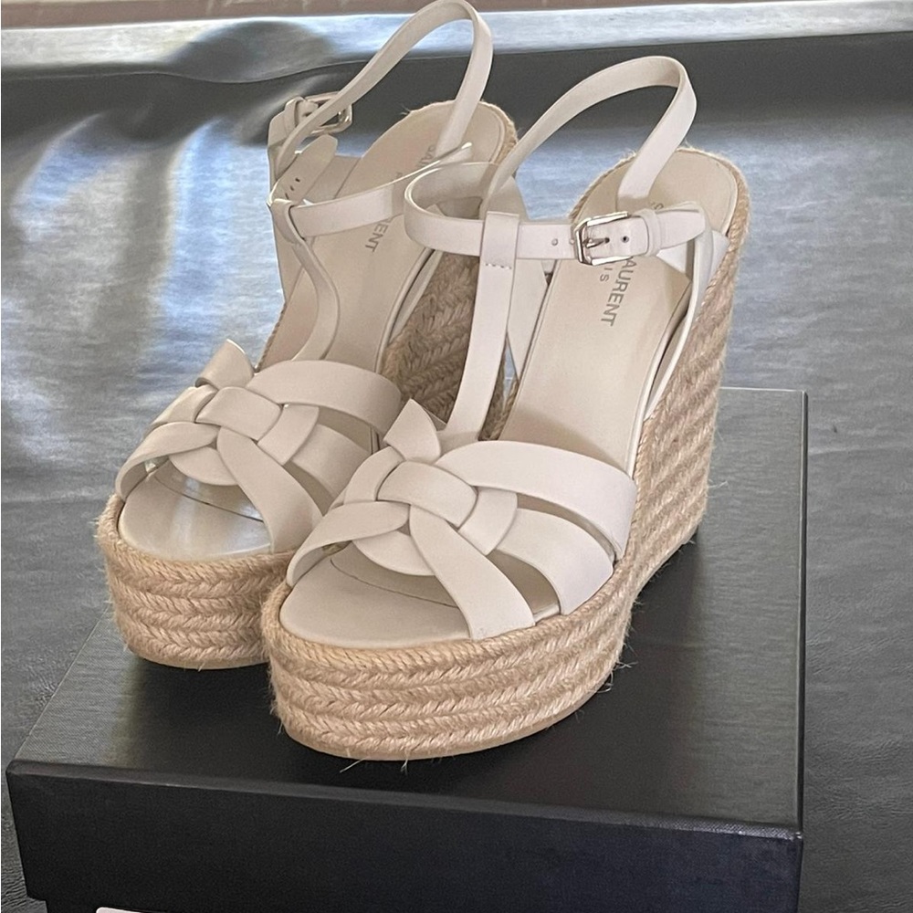 Tribute Espadrille Wedge
SAINT LAURENT